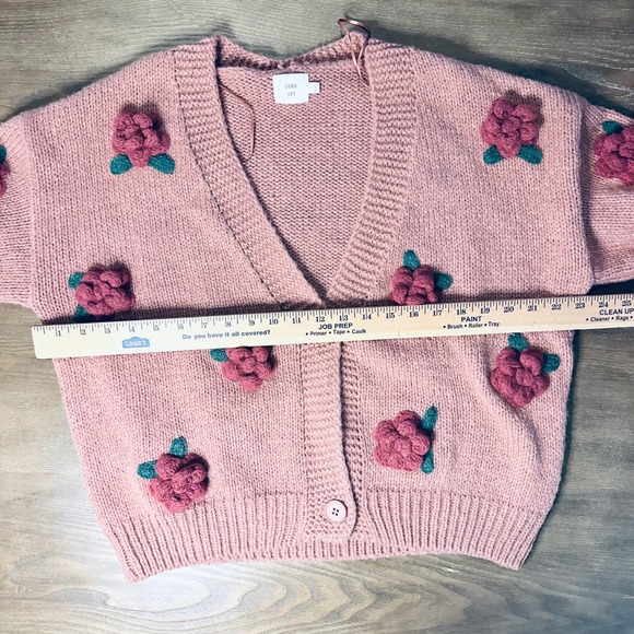 Luna Ivy Pink Rose 3-D Knit Button Front Cardigan Sweater Medium Cottagecore - Picture 2 of 8